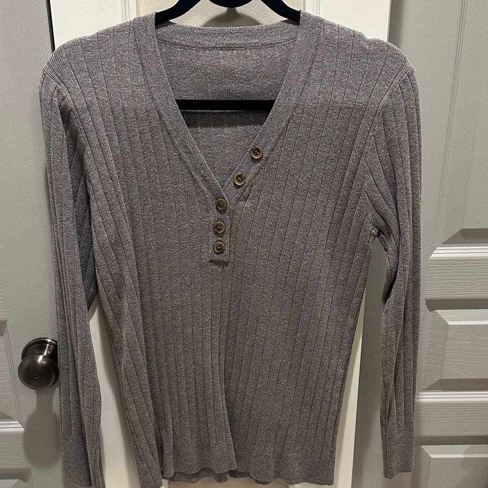 Gray Ribbed V-Neck Sweater with Buttons Stretchy